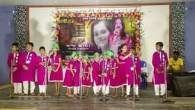 মাতৃভাষা বাঁচাতে... মাতৃভাষা বাঁচাতে...