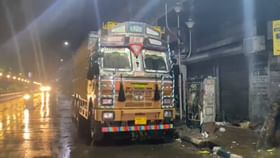 রাতের শহরে মর্মান্তিক পথ দুর্ঘটনা, সাইকেল আরোহীকে পিষে দিল ট্রাক রাতের শহরে মর্মান্তিক পথ দুর্ঘটনা, সাইকেল আরোহীকে পিষে দিল ট্রাক