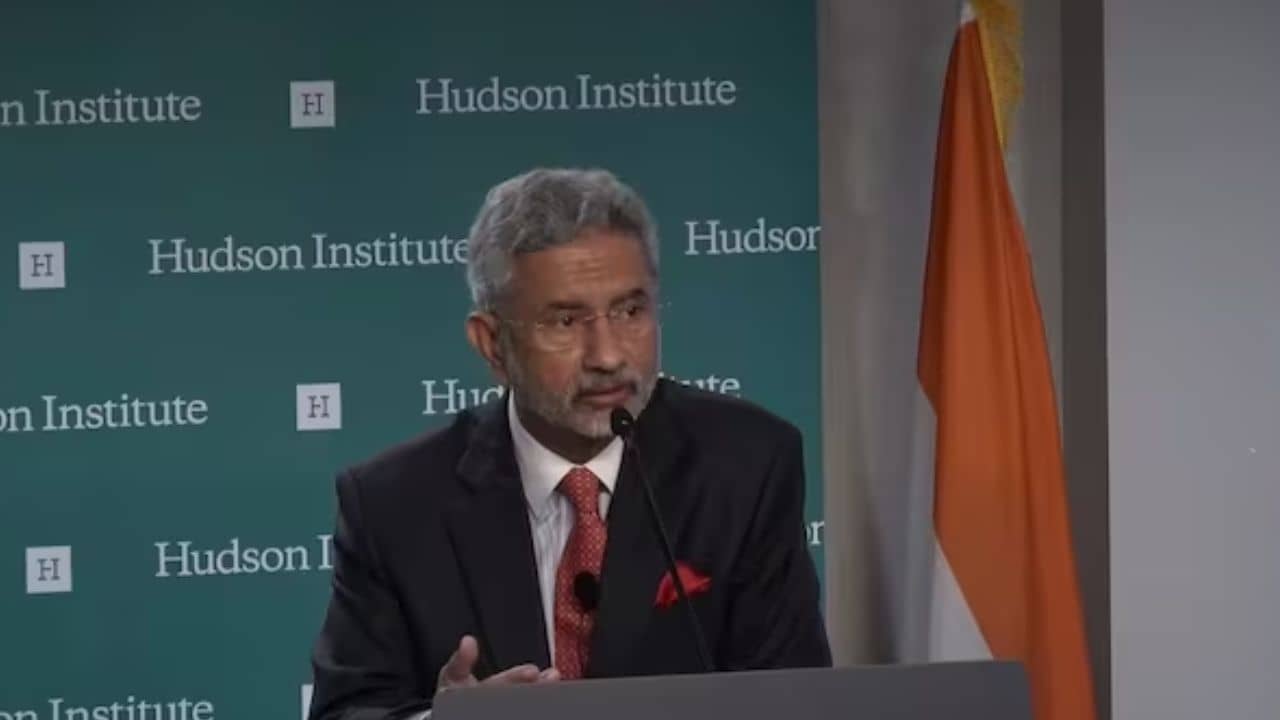 S. Jaishankar: রাজনৈতিক বাধ্যবাধকতার কারণেই কানাডায় সন্ত্রাসবাদীদের স্থান দেওয়া হয়: জয়শঙ্কর