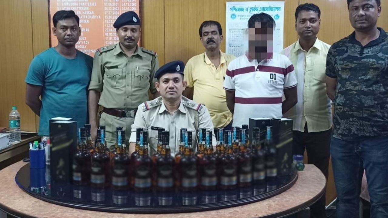 liquor Smuggling In Bihar: স্টেশনে ঘুরঘুর করতে দেখে সন্দেহ, বিহারে মদ পাচারের আগে পুলিশের জালে যুবক