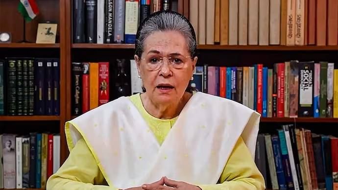 Sonia Gandhi: জ্বর নিয়ে হাসপাতালে ভর্তি সনিয়া গান্ধী