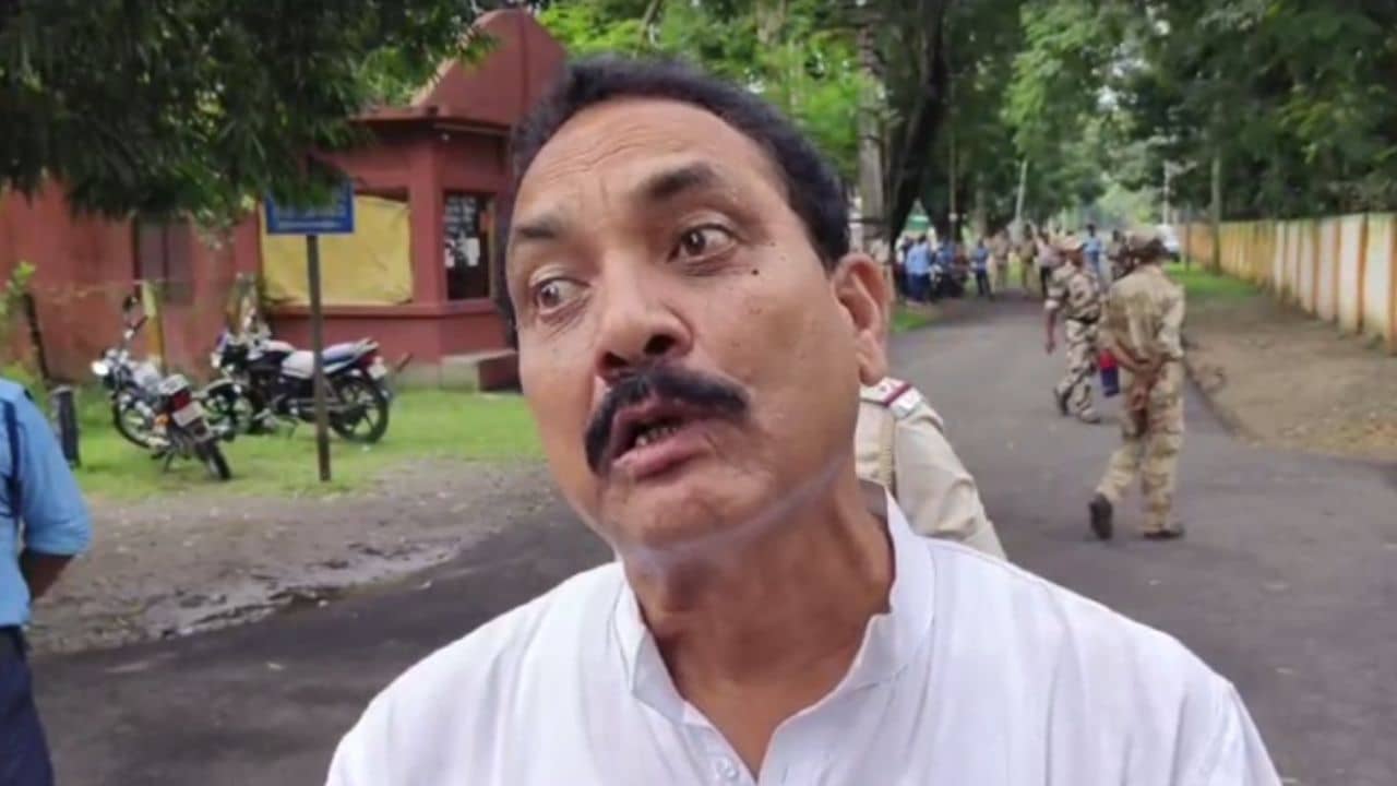 TMC MLA: আপনিও গঙ্গায় ডুববেন, ফরাক্কার জিএম-কে হুঁশিয়ারি তৃণমূল বিধায়কের