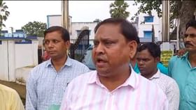 পুলিশের সঙ্গে বাগবিতণ্ডা হুমায়ুনের পুলিশের সঙ্গে বাগবিতণ্ডা হুমায়ুনের