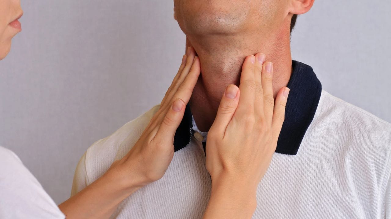 Thyroid: থাইরয়েডরে বাগে আনতে যা কিছু করবেন, জানুন Thyroid: থাইরয়েডরে বাগে আনতে যা কিছু করবেন, জানুন