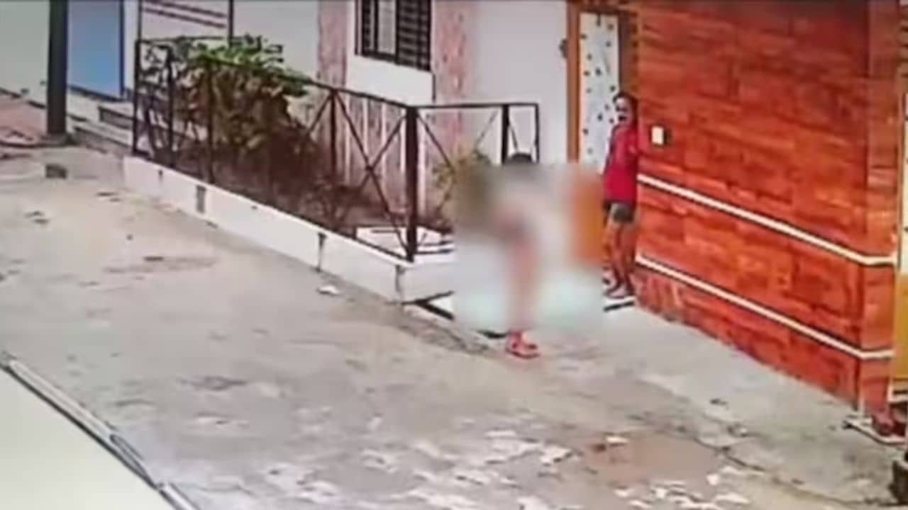 Physical Assault: ও তো আমার মেয়ে হতে পারত... নাবালিকা ধর্ষণকাণ্ডে মৃত্যুদণ্ডের দাবি করলেন অভিযুক্তের বাবা