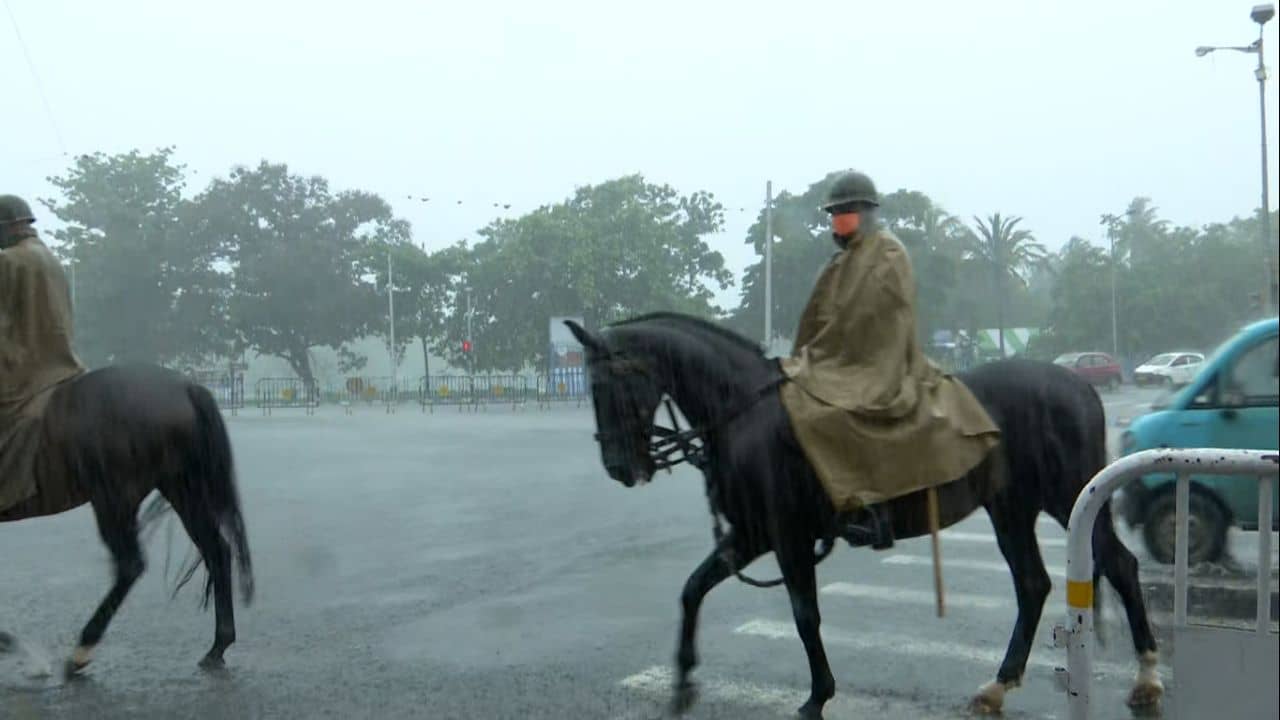 Weather Update: বৃষ্টিতে ভাসবে বাংলা, মঙ্গলবার পর্যন্ত কোন কোন জেলায় ভারী বর্ষণ?