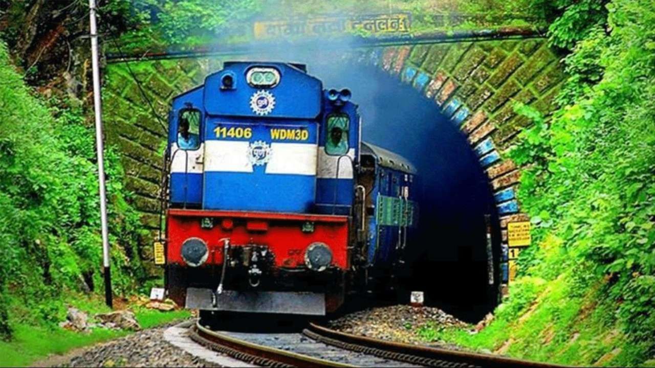 Train Fuel Cost: কত মাইলেজ ট্রেনের?