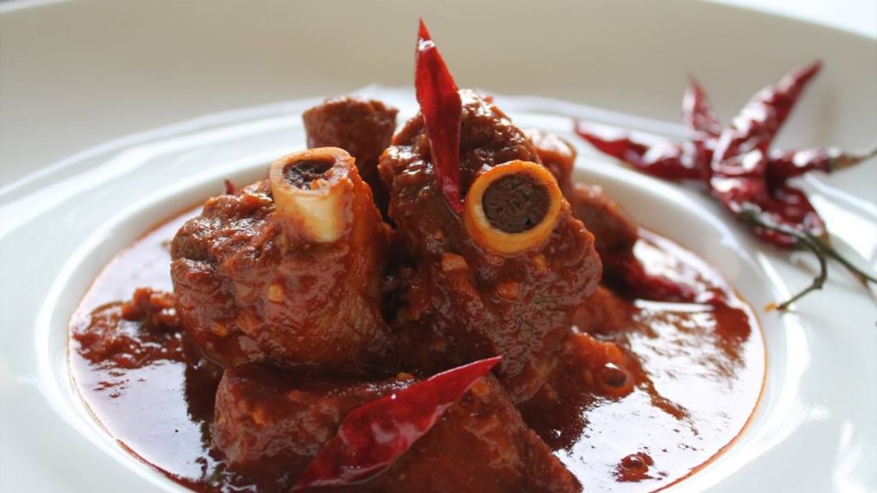 Rajasthani Laal Maas Recipe: রাজপুতানার মাংস