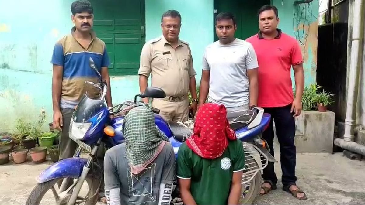 Sonarpur Bike Theft: সিসিটিভিতেই চক্রের হদিশ!
