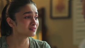 এত বছরের কেরিয়ারে কোনও আক্ষেপ কাজ করে আলিয়ার মনে? এত বছরের কেরিয়ারে কোনও আক্ষেপ কাজ করে আলিয়ার মনে?