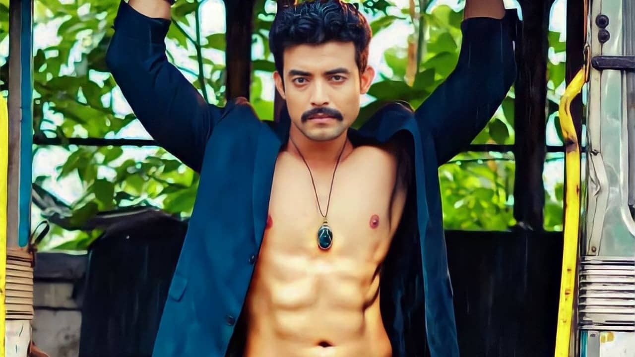 Ranojoy Bishnu: সোহিনীর সঙ্গে সম্পর্কে ইতি, কার সঙ্গে পাহাড়কোলে ফ্রেমবন্দি রণজয়?