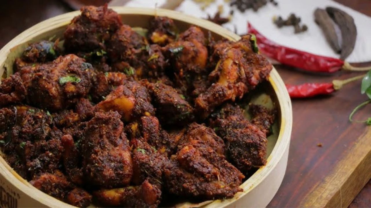 Chicken Recipe: দক্ষিণী স্টাইলে খান চিকেন ভাজা, মশলাদার হলেও মুখে লেগে থাকবে স্বাদ