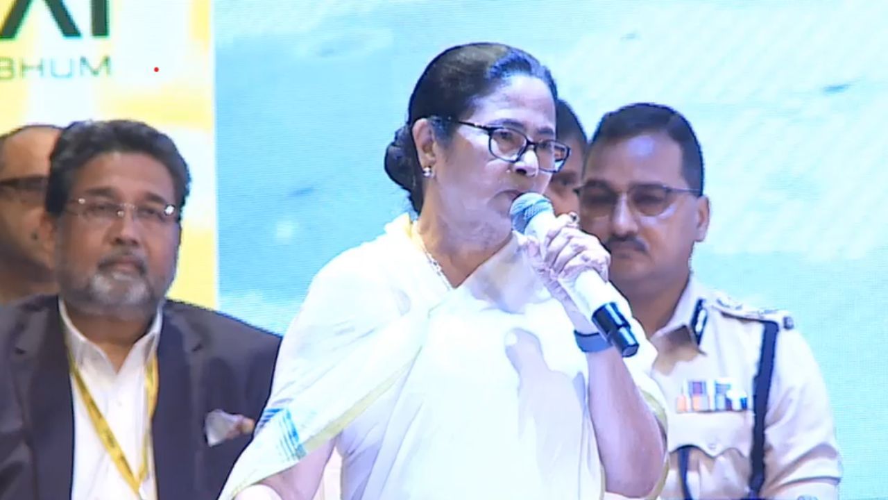 CM Mamata Banerjee: বাংলার পরিযায়ী শ্রমিকরা সম্পদ, রাজ্যে ফিরিয়ে তাঁদের দক্ষতা কাজে লাগান; শিল্পপতিদের আবেদন মমতার