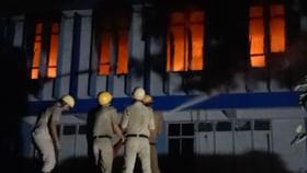 আসানসোল-দুর্গাপুর উন্নয়ন পর্ষদে আগুন, বিরোধীরা অন্য গন্ধ পাচ্ছে আসানসোল-দুর্গাপুর উন্নয়ন পর্ষদে আগুন, বিরোধীরা অন্য গন্ধ পাচ্ছে