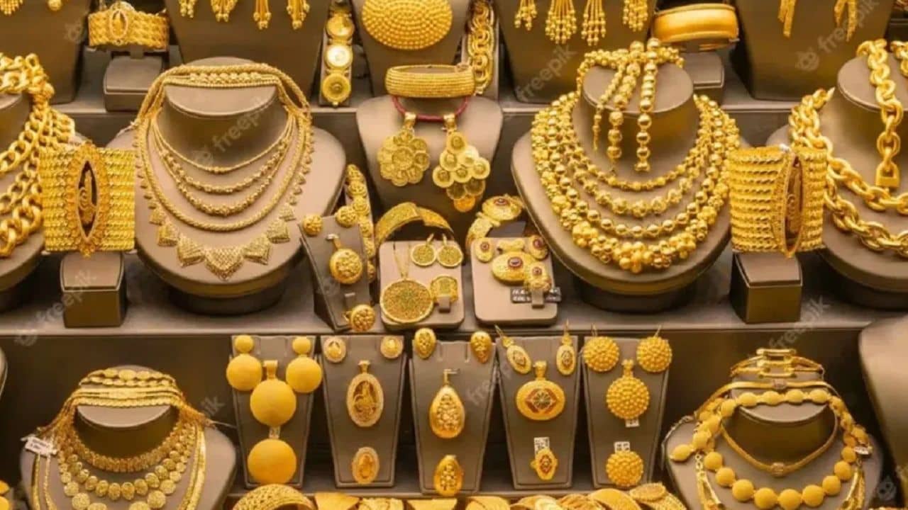 Gold Rate: উৎসবের মরশুমে কি সস্তা হবে সোনা?