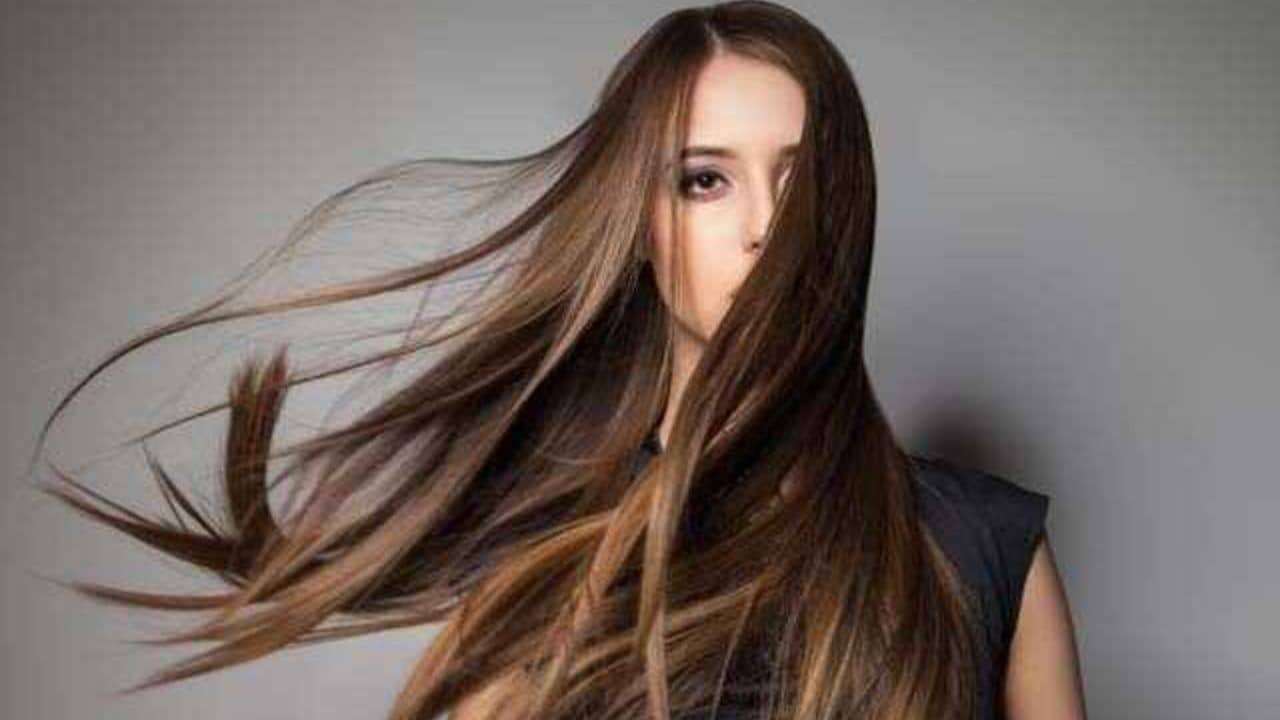 Straight Hair: তাপ ব্যবহার না করেই এই টোটকায় যখন-তখন সোজা চুল করুন, খরচ হবে শূন্য