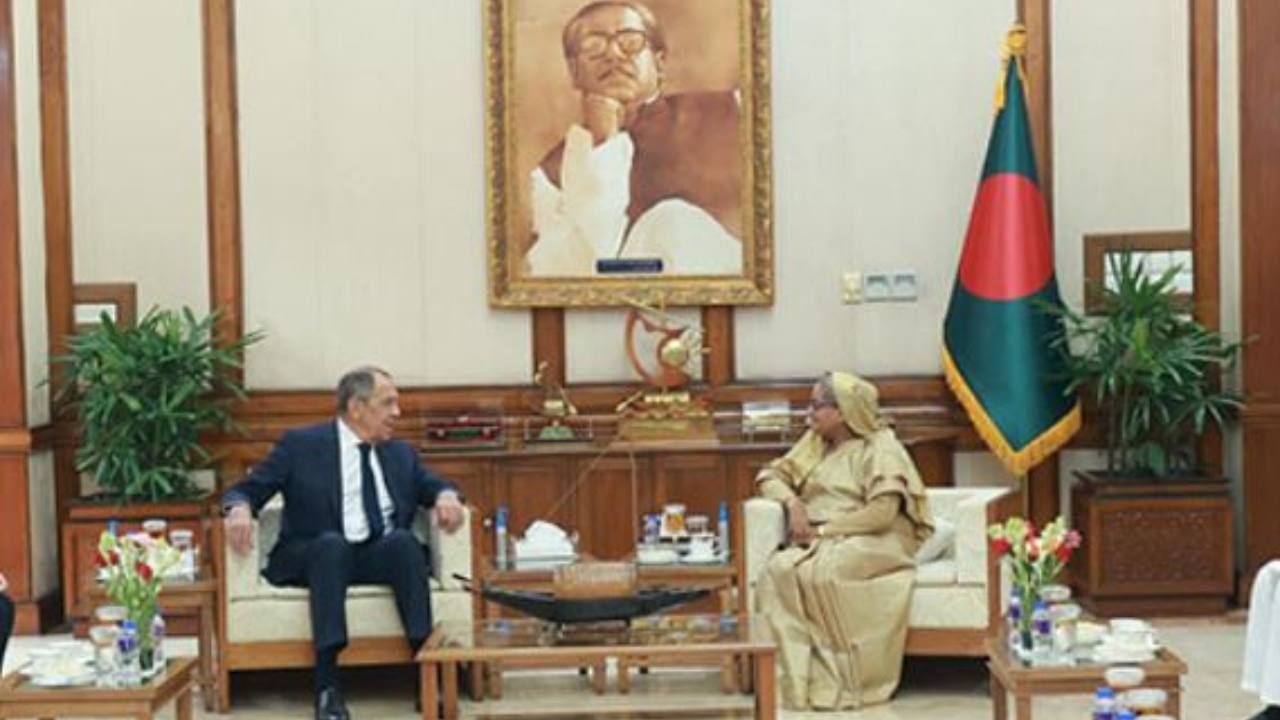 Hasina-Lavrov Meet: ইউক্রেনের সঙ্গে যুদ্ধ বন্ধের জন্য রাশিয়ার বিদেশমন্ত্রীকে আহ্বান শেখ হাসিনার Hasina-Lavrov Meet: ইউক্রেনের সঙ্গে যুদ্ধ বন্ধের জন্য রাশিয়ার বিদেশমন্ত্রীকে আহ্বান শেখ হাসিনার