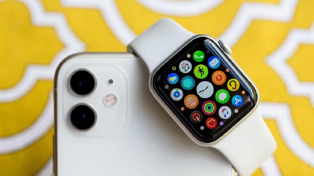 লাখ টাকার iPhone, Apple ঘড়িতে লুকিয়ে বিরাট বিপদ! কড়া সতর্কবার্তা কেন্দ্রের লাখ টাকার iPhone, Apple ঘড়িতে লুকিয়ে বিরাট বিপদ! কড়া সতর্কবার্তা কেন্দ্রের