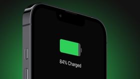 ফোন কি 80 শতাংশের বেশি চার্জ দেওয়ার উচিত? iPhone 15-র কাছে উত্তর ফোন কি 80 শতাংশের বেশি চার্জ দেওয়ার উচিত? iPhone 15-র কাছে উত্তর