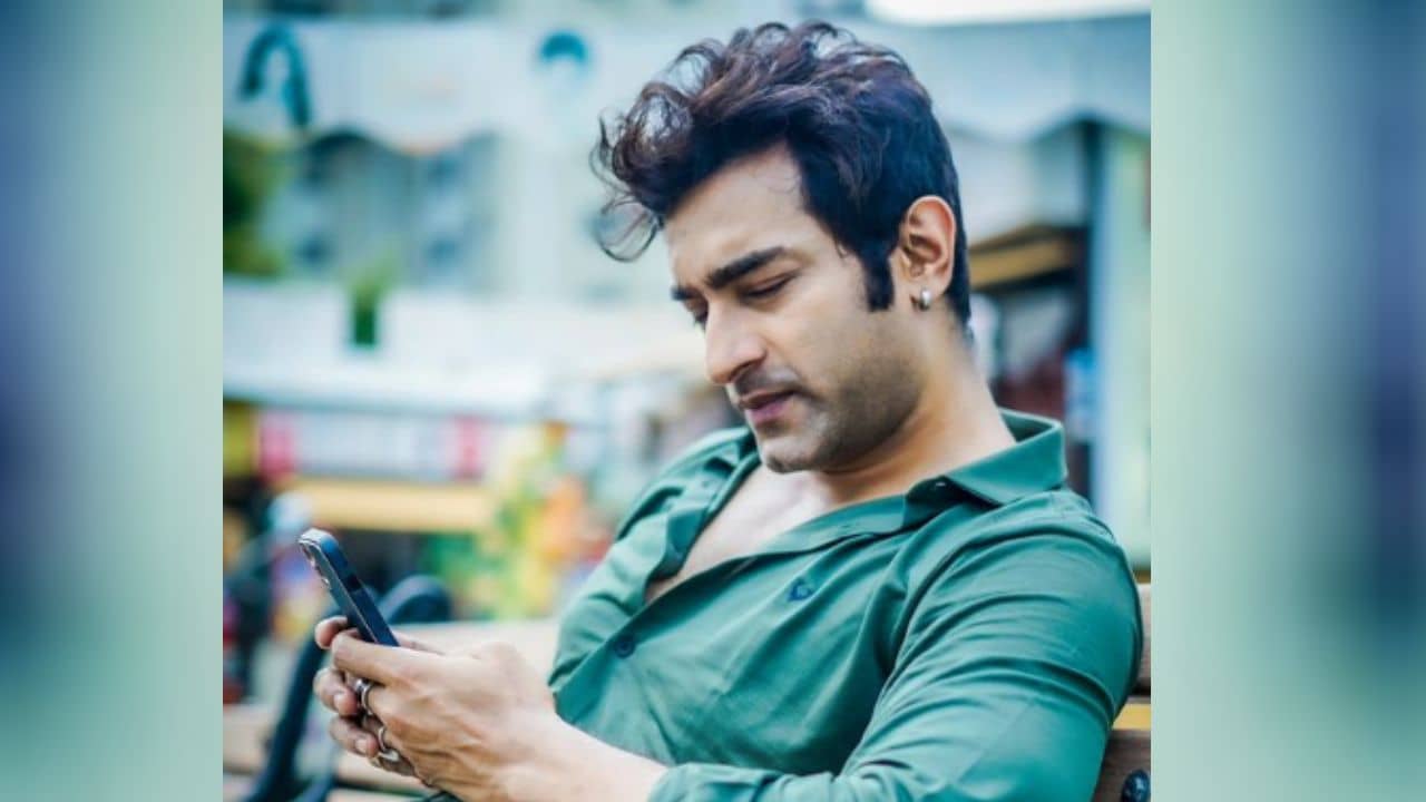 Jeetu Kamal: তোমার কাছ থেকে এতদূরে পালাতে চাই..., লিখেই নবনীতা প্রসঙ্গে কী বললেন জিতু