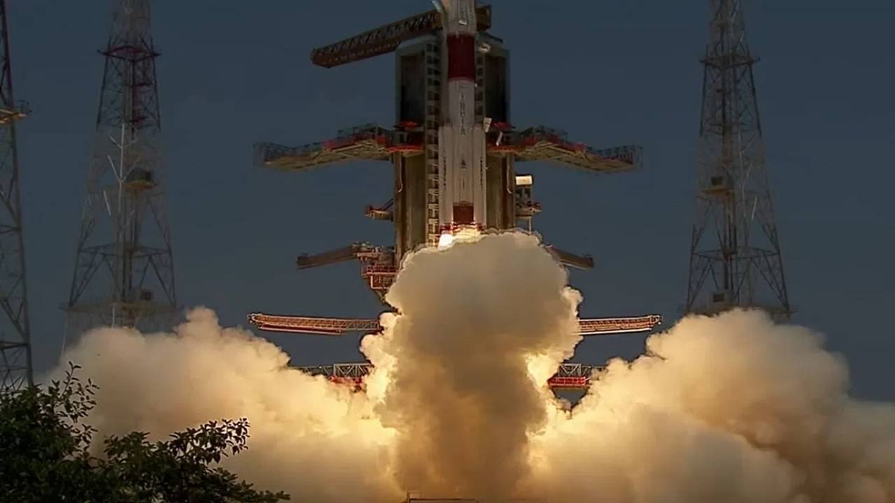 Aditya L1: সূর্যে পাড়ি দিল ইসরোর সৌরযান আদিত্য-L1, 15 লক্ষ কিমি দূরে কোন রহস্য সামনে আনবে ভারত?