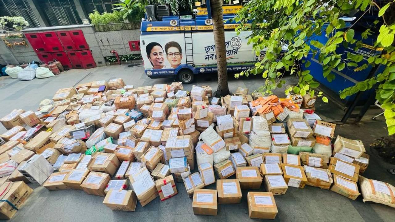 TMC: ৫০ লক্ষ চিঠি পৌঁছে গিয়েছে দিল্লি, ধাপে ধাপে রাজধানীর পথে তৃণমূলের নেতা-মন্ত্রীরা TMC: ৫০ লক্ষ চিঠি পৌঁছে গিয়েছে দিল্লি, ধাপে ধাপে রাজধানীর পথে তৃণমূলের নেতা-মন্ত্রীরা