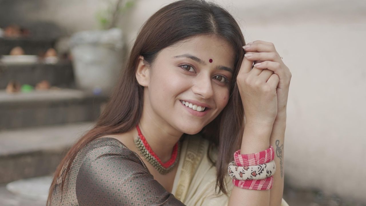 Nishantika Das: সেদিন গলায় ফাঁস দিয়েও টুলটা পায়ের তলা থেকে সরিয়ে ফেলতে পারিনি: নিশান্তিকা দাস Nishantika Das: সেদিন গলায় ফাঁস দিয়েও টুলটা পায়ের তলা থেকে সরিয়ে ফেলতে পারিনি: নিশান্তিকা দাস