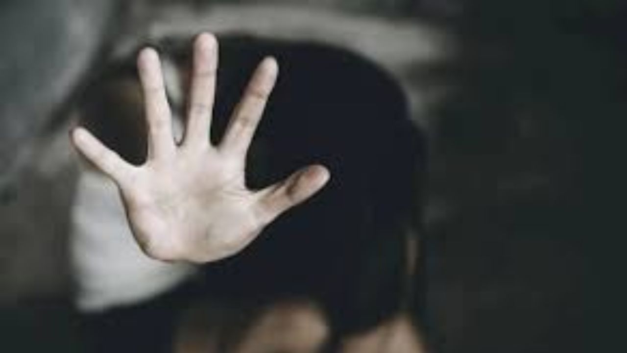 Physical Harassment: পাঁচ বছরের শিশুকে যৌন নিগ্রহের অভিযোগ প্রধান শিক্ষকের বিরুদ্ধে, প্রতিবাদে সোচ্চার বালুরঘাট