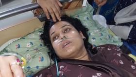 দলের নেত্রীকে মেরে হাসপাতালে পাঠানোর অভিযোগ তৃণমূল নেতার বিরুদ্ধে দলের নেত্রীকে মেরে হাসপাতালে পাঠানোর অভিযোগ তৃণমূল নেতার বিরুদ্ধে