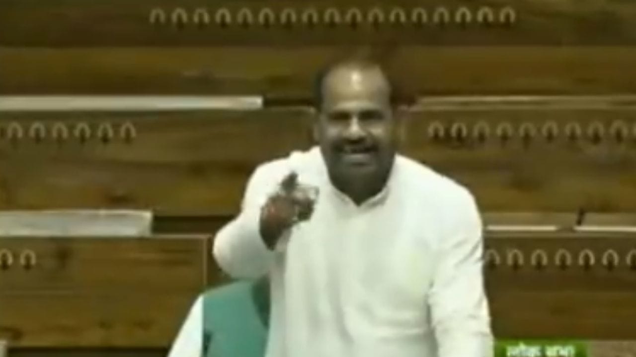 BJP MP Controversial Comment: বিজেপি সাংসদের সাম্প্রদায়িক মন্তব্য ঘিরে তীব্র বিতর্ক, ক্ষমা চাইলেন রাজনাথ সিং BJP MP Controversial Comment: বিজেপি সাংসদের সাম্প্রদায়িক মন্তব্য ঘিরে তীব্র বিতর্ক, ক্ষমা চাইলেন রাজনাথ সিং