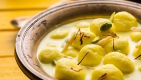 সহজেই বানান রসমাধুরী সহজেই বানান রসমাধুরী