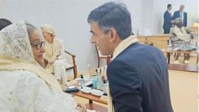 কে বলবেন তিনিও প্রধানমন্ত্রী! শেখ হাসিনার সঙ্গে কথা বলতে কী করলেন সুনক কে বলবেন তিনিও প্রধানমন্ত্রী! শেখ হাসিনার সঙ্গে কথা বলতে কী করলেন সুনক