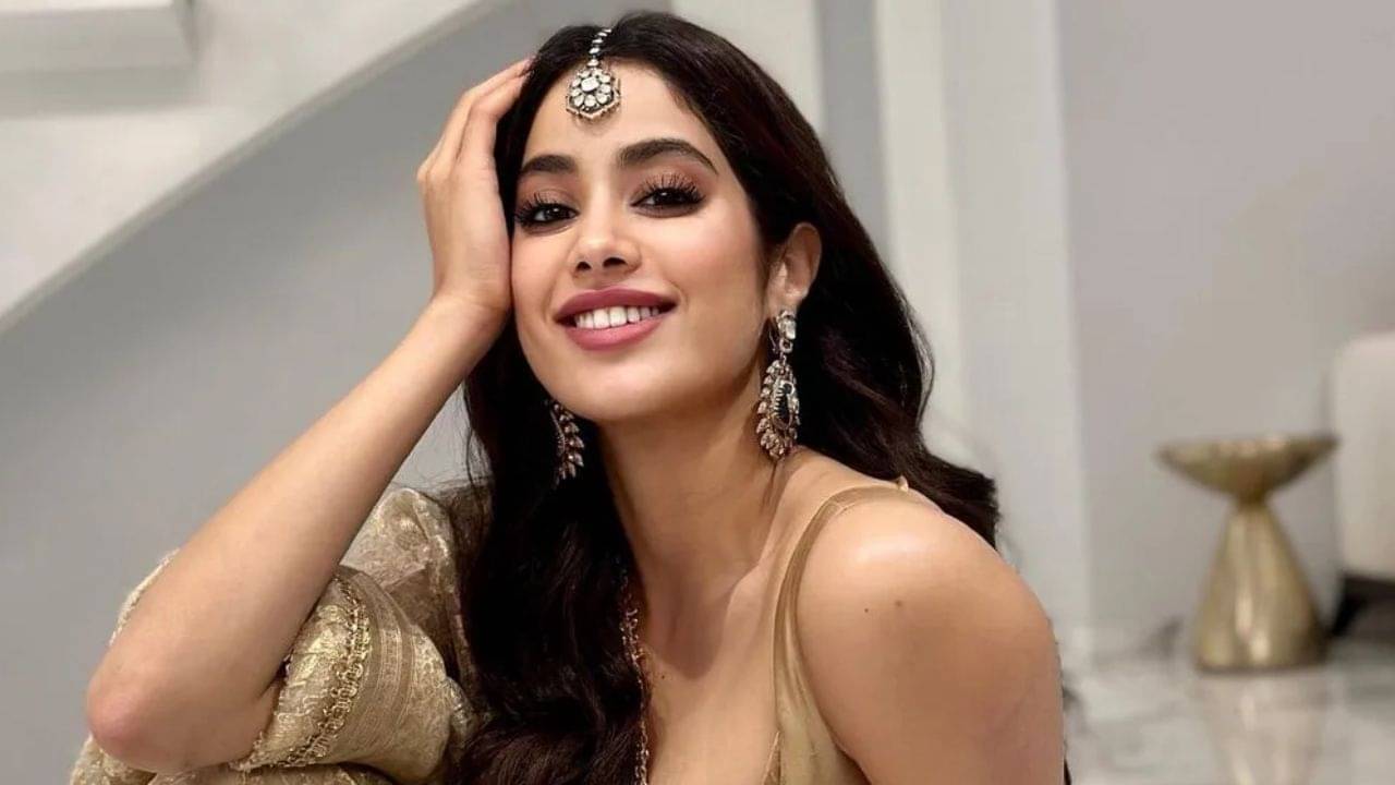 Janhvi Kapoor: নীল ছবির সাইটে জাহ্নবীর ছবি! কী অবস্থা হয় অভিনেত্রীর?