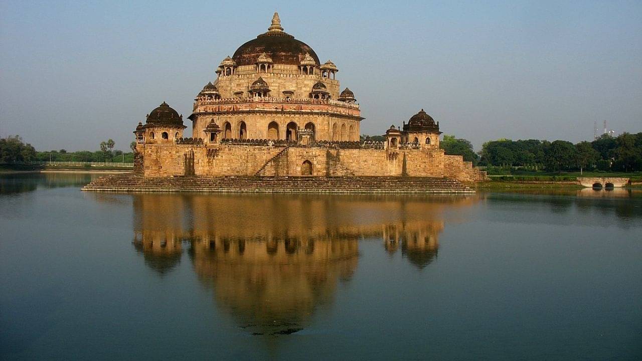 Sasaram: জলপ্রপাত, মন্দির আর শেরশাহের সমাধি নিয়ে সাসারাম, দুদিনের ছুটিতে ঘুরে আসুন পড়শি রাজ্য থেকে