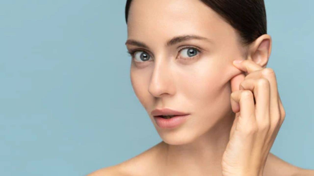 Skin Tightening: মুখের চামড়া ঝুলে পড়েছে? পুজোর আগে ত্বক টানটান হবে যে ৪ উপায়ে