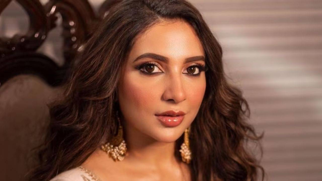 Subhashree Ganguly: ৮ মাসের গর্ভাবস্থায় এ কী করছেন শুভশ্রী! দেখে আঁতকে উঠলেন ভক্তরা