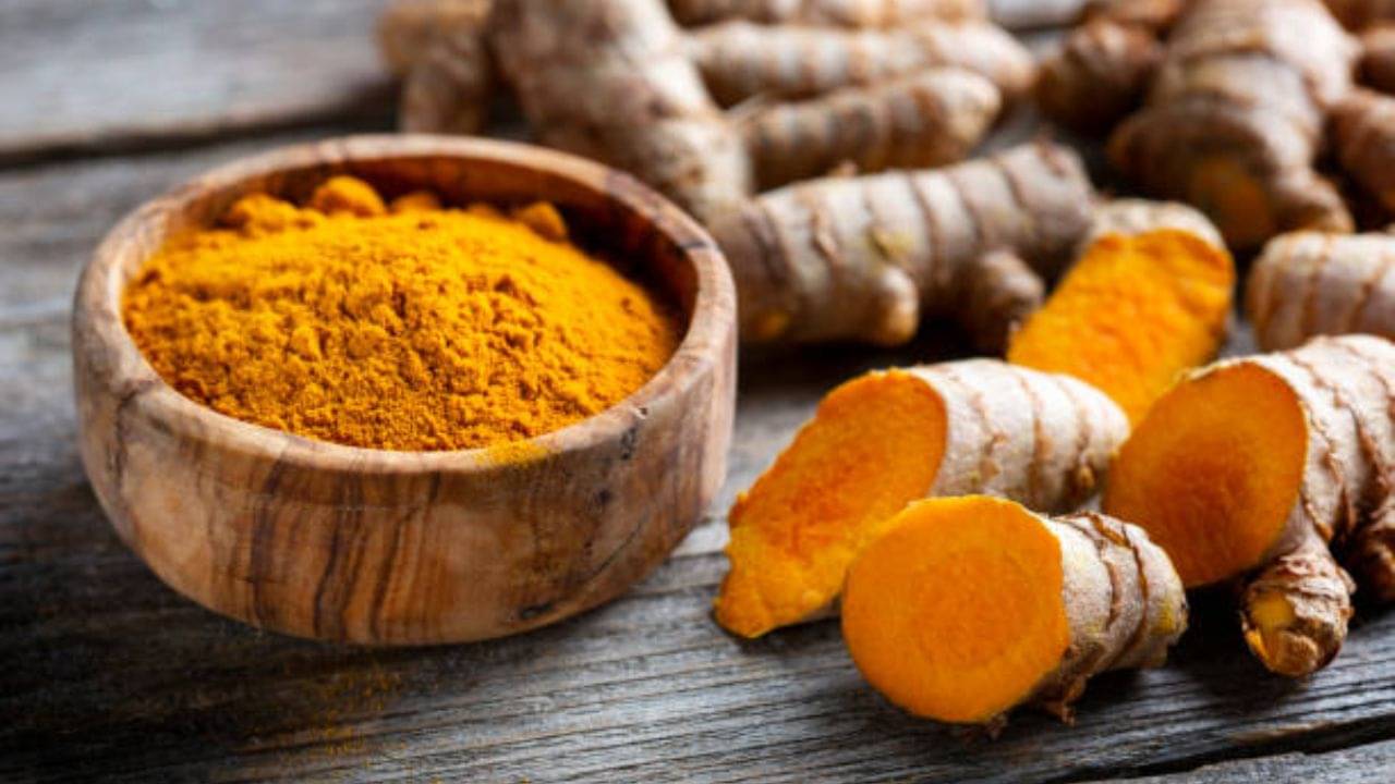 Turmeric Price: প্রতি কুইন্টালে হলুদের দাম ১৮,০০০, কেন এত মহার্ঘ হল এই মশলা?