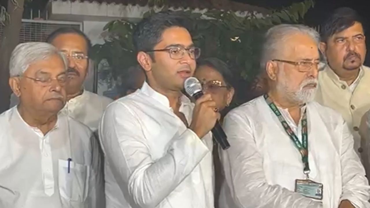 Abhishek Banerjee: সাধারণ মানুষের গায়ে হাত পড়লে পরিণতি ভয়ঙ্কর হবে, কেন্দ্রকে হুঁশিয়ারি অভিষেকের