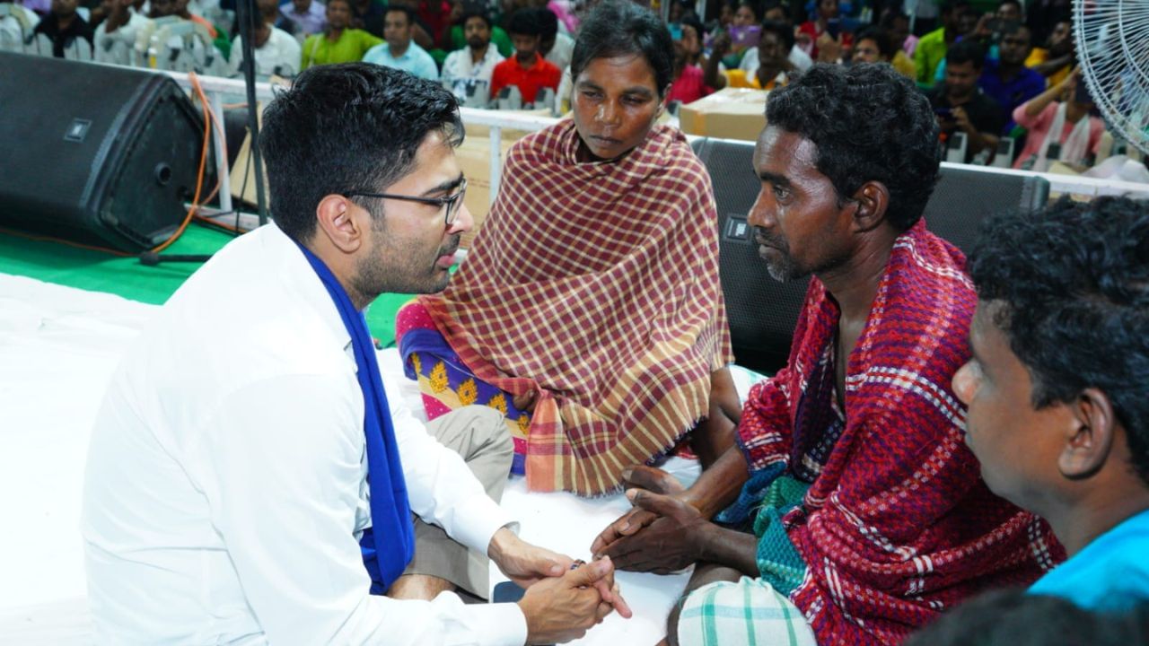 Abhishek Banerjee: 'কেন্দ্র না দিলে, টাকার ব্যবস্থা করবে তৃণমূল', ১০০ দিনের কাজে 'ভুক্তভোগীদের' আশ্বাস অভিষেকের