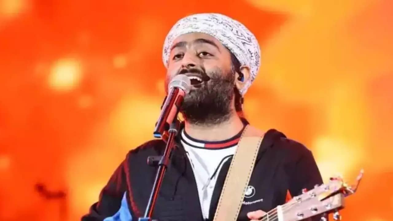 Arijit Singh: ওই যে চোর যাচ্ছে, কেন এই অপবাদ মাথায় নিতে হয় অরিজিৎকে?