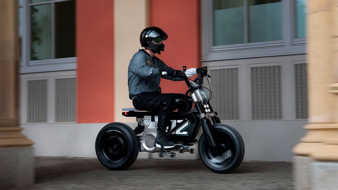 TVS-এর কারখানায় BMW CE 02 EV ই-স্কুটারের প্রোডাকশন শুরু, এক চার্জে 90 Km রেঞ্জ