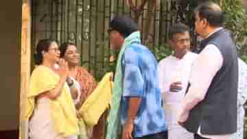 Ronaldinho meets Mamata: মমতার দুয়ারে রোনাল্ডিনহো, কালীঘাট থেকে পেলেন ফুটবল উপহার