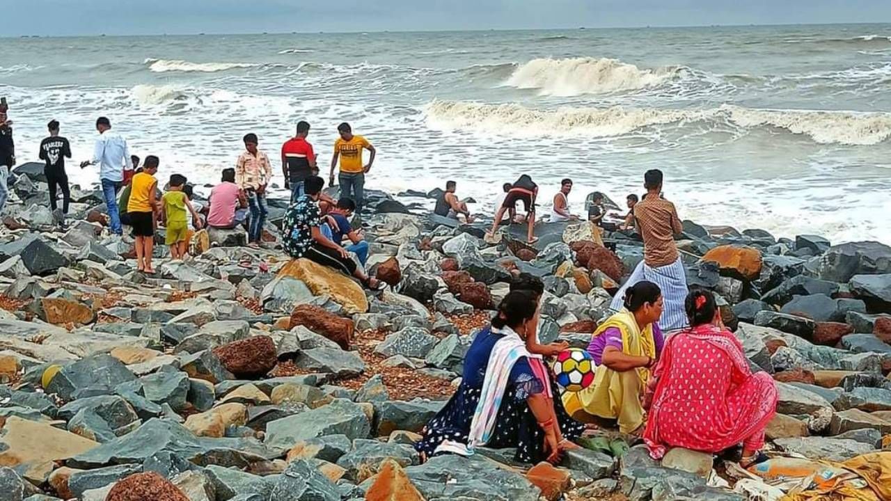 Digha in Durga Puja: নেই অগ্রিম বুকিং, পুরী হাসলেও পুজোয় মন কেমনের মেঘ দিঘায়