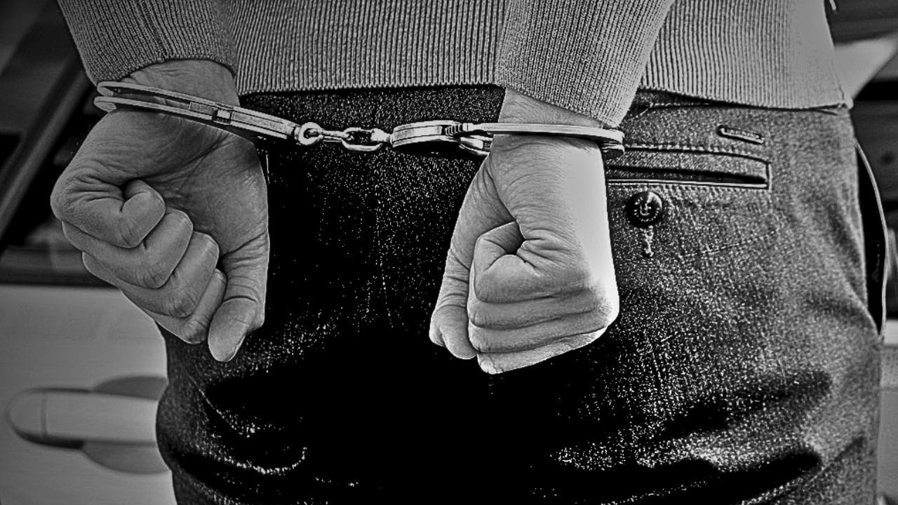 Fraud Case: দুর্নীতি দমন শাখার অফিসার পরিচয়ে 'হানা', খুলে আম ডাকাতি ...