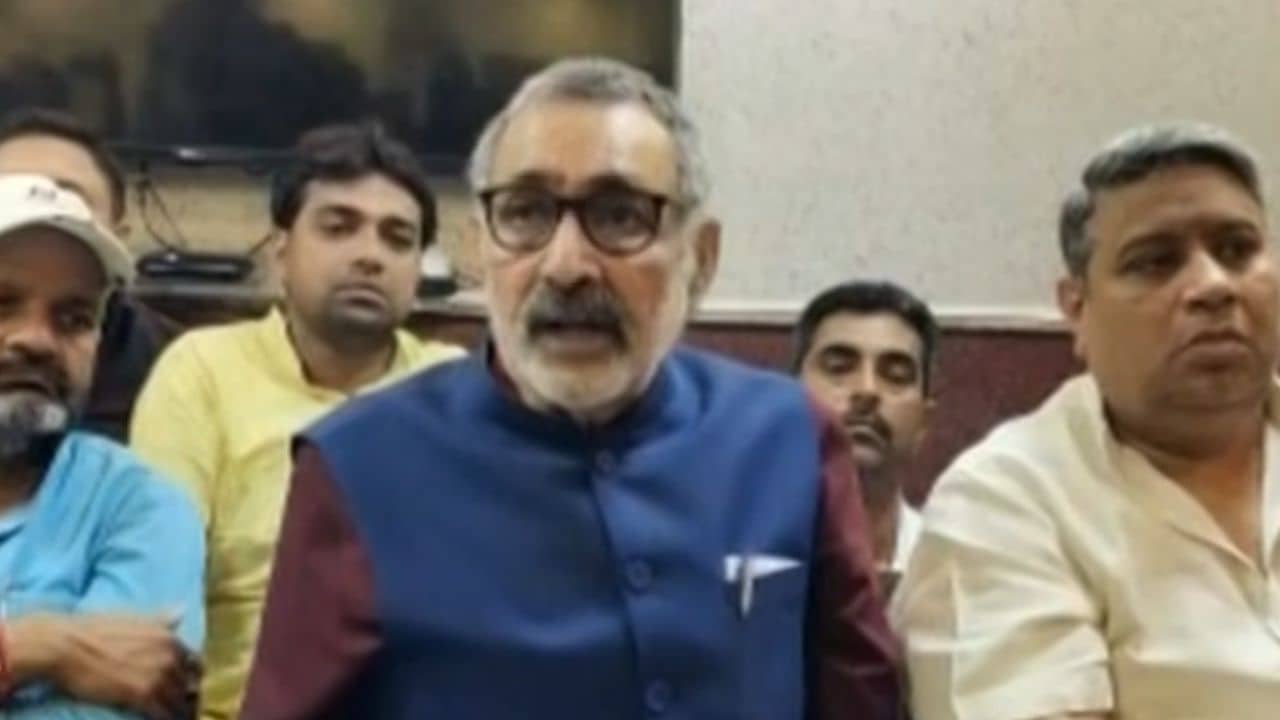 Giriraj Singh: মোদী জমানায় বঞ্চনা নয়, বিকাশই হয়েছে বাংলায়, পরিসংখ্যান তুলে বোঝালেন গিরিরাজ