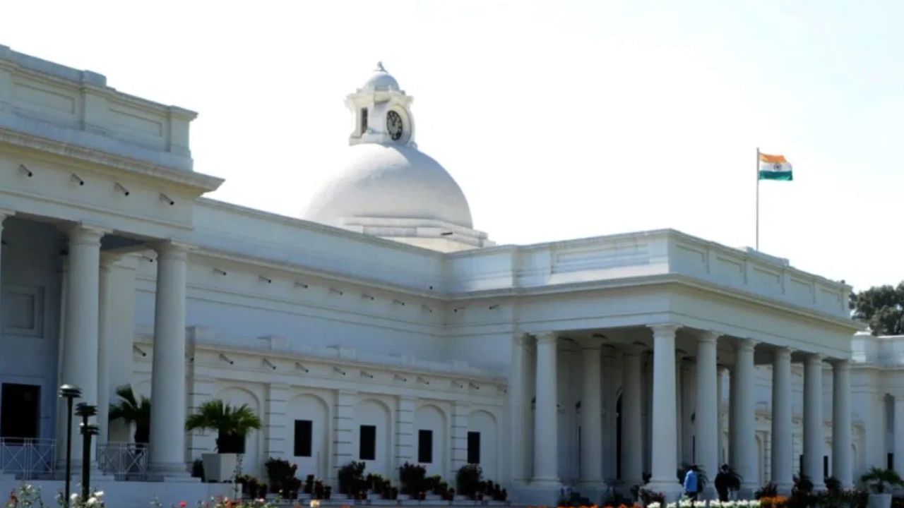 IIT Roorkee: বি-টেক পাশদের চাকরির নিশ্চয়তা দিতে নতুন কোর্স নিয়ে আসছে ...