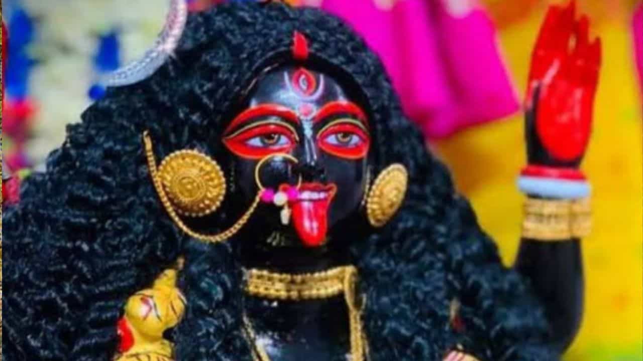 Kali Puja 2023: পঞ্জিকা মতে, এবছর কবে পড়েছে কালীপুজো? ধনতেরাস ও দিওয়ালিই বা কবে? Kali Puja 2023: পঞ্জিকা মতে, এবছর কবে পড়েছে কালীপুজো? ধনতেরাস ও দিওয়ালিই বা কবে?