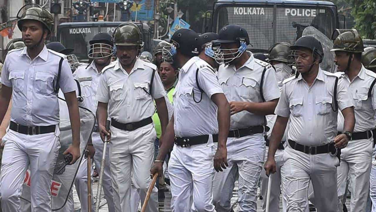 Kolkata Police: সোমবার থেকেই ভাঙড়ে কলকাতা পুলিশ Kolkata Police: সোমবার থেকেই ভাঙড়ে কলকাতা পুলিশ