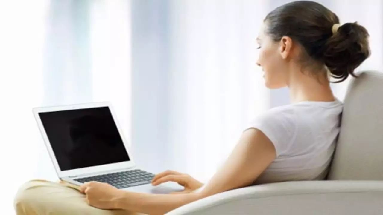 Laptop On Lap Effects কোলে ল্যাপটপ রেখে কাজে মগ্ন! শরীরের বারোটা বাজছে