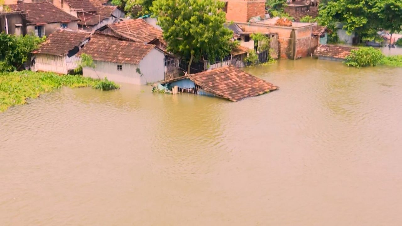 Maldah River: বিপদসীমা ছুঁইছুঁই, ফুঁসছে মহানন্দা, মালদহ শহরও খাচ্ছে হাবুডুবু